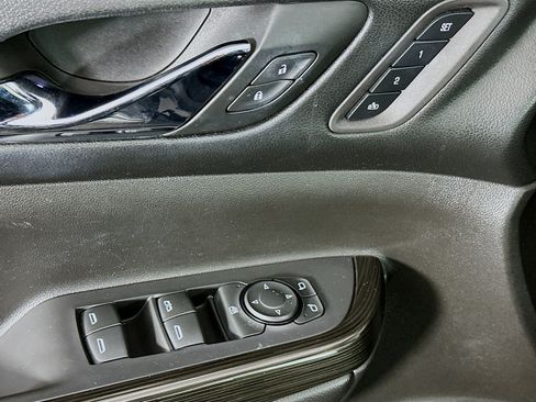 Used 2018 GMC Acadia SLT w/ LPO, Cargo Package FWD image 15