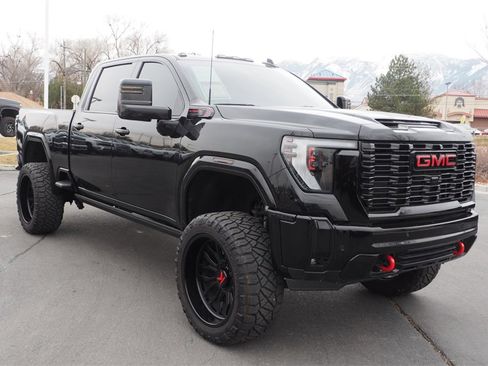 Used 2025 GMC Sierra 3500 Denali Ultimate image 3