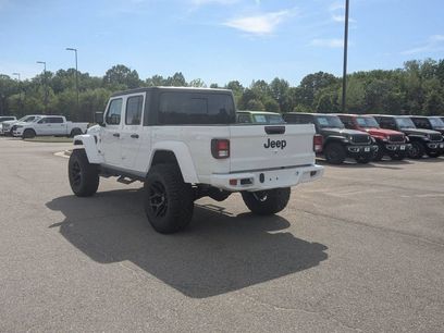 New 2026 Jeep Gladiator Sport