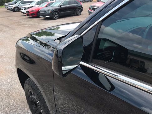 Used 2019 Chevrolet Tahoe LT w/ Luxury Package AWD/4WD image 22