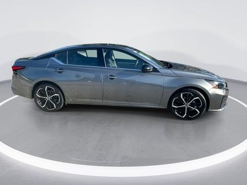 Used 2024 Nissan Altima 2.5 SR FWD image 4