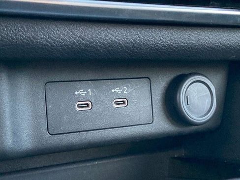 Used 2025 Nissan Rogue SV image 23