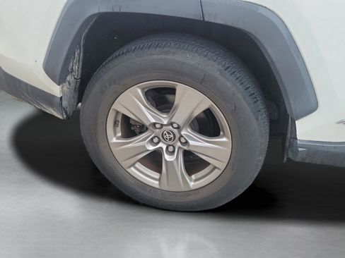 Used 2022 Toyota RAV4 XLE image 28