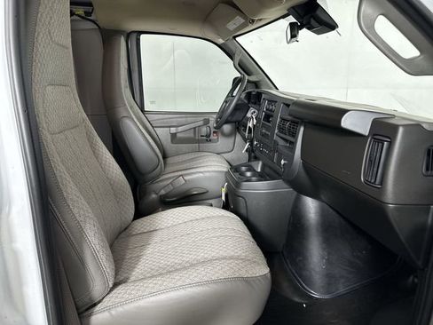 New 2025 GMC Savana 3500 w/ Driver Convenience Package image 25