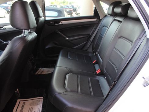 Used 2021 Volkswagen Passat 2.0T SE image 14