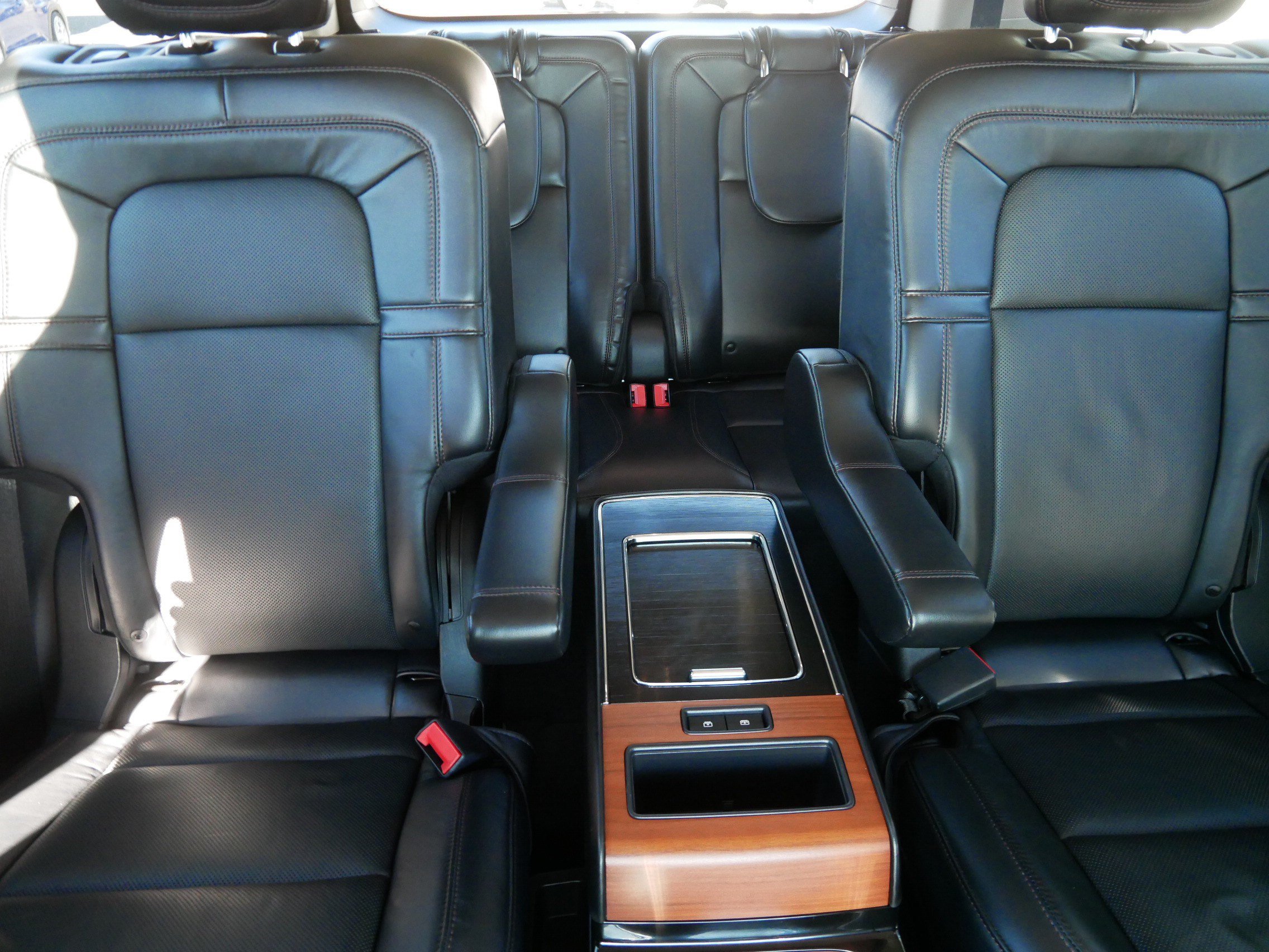 Used 2020 Lincoln Aviator Reserve w/ Equipment Group 202A AWD/4WD image 13