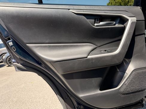 Used 2019 Toyota RAV4 XLE FWD image 26