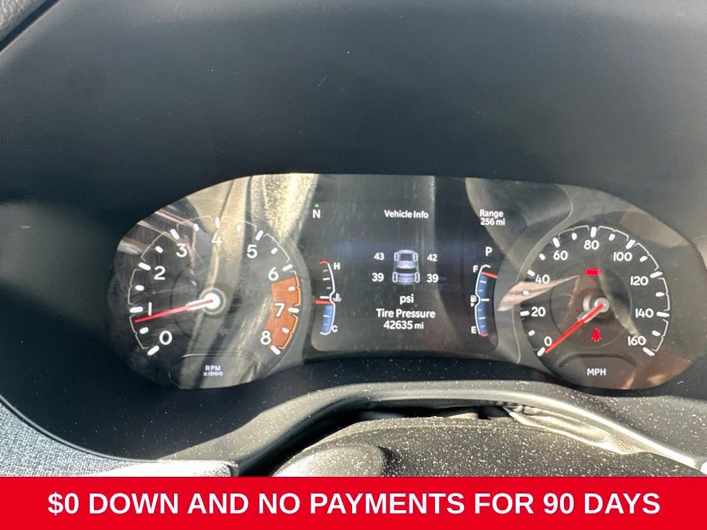 Used 2025 Jeep Compass Latitude w/ Sun & Sound Group AWD/4WD image 9