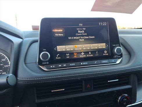 Certified 2025 Nissan Rogue SV image 10