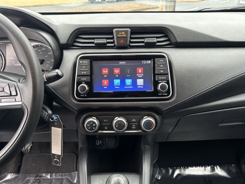 Used 2022 Nissan Versa S image 24