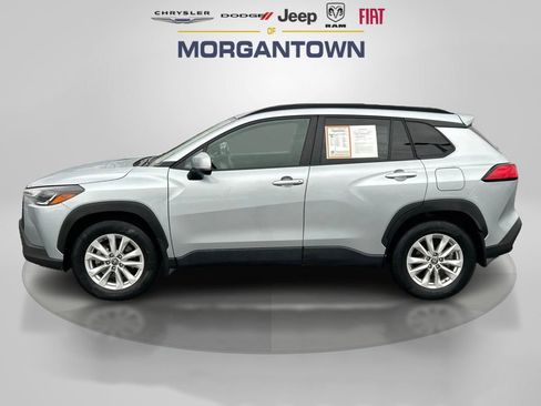 Used 2023 Toyota Corolla Cross LE image 9