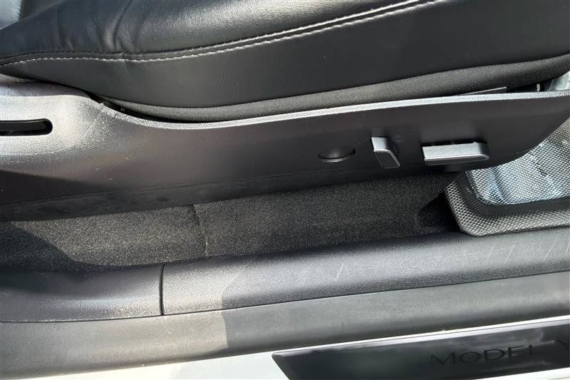 Used 2021 Tesla Model Y 2WD image 35