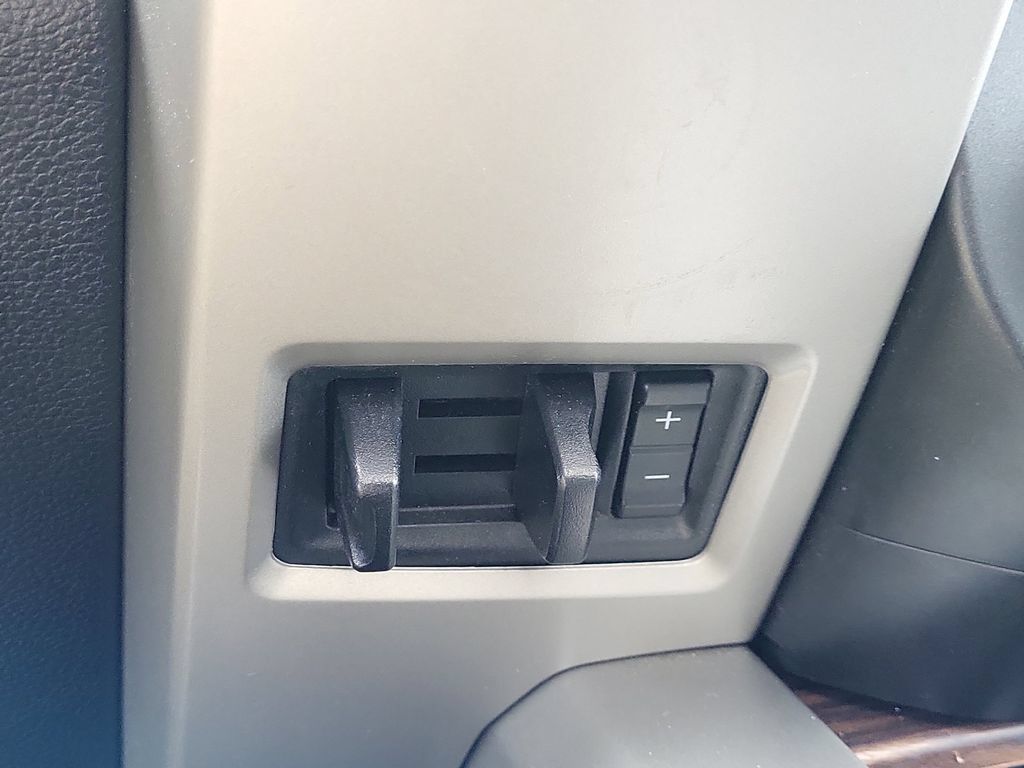 Used 2019 Ford F150 Lariat AWD/4WD image 35