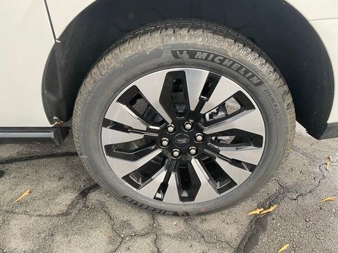 New 2026 Ford Expedition Max Platinum w/ Driver's Package image 33