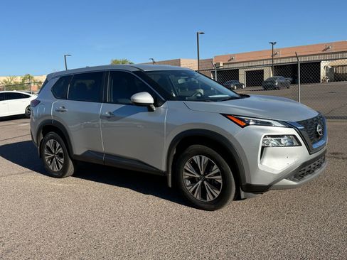 Certified 2023 Nissan Rogue SV image 3