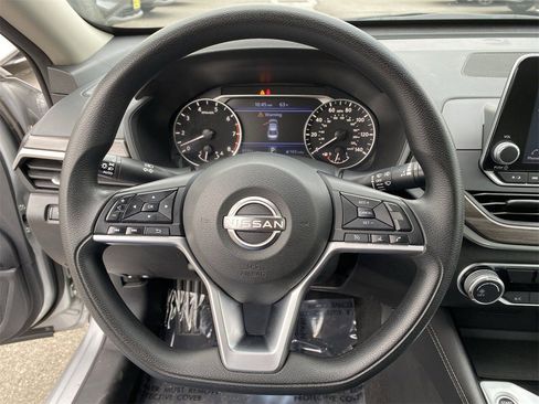 Certified 2023 Nissan Altima 2.5 SV image 28