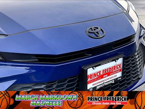 Used 2025 Toyota Camry SE w/ Convenience Package image 25