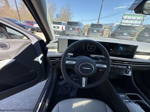 New 2026 Hyundai Sonata Limited FWD image 11