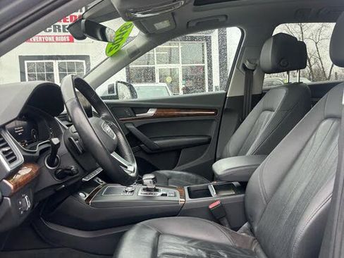Used 2018 Audi Q5 2.0T Premium Plus w/ Premium Plus Package AWD/4WD image 8