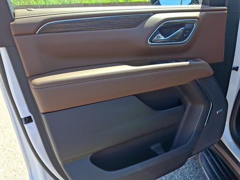 Certified 2023 Chevrolet Tahoe High Country w/ Advanced Technology Package AWD/4WD image 14