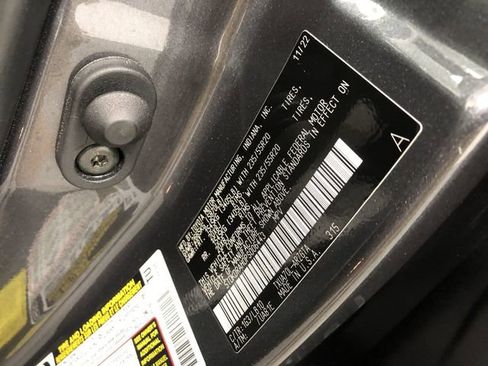 Used 2023 Toyota Highlander Limited image 31