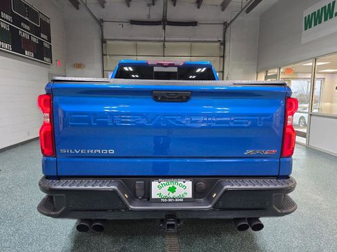Used 2022 Chevrolet Silverado 1500 ZR2 w/ Technology Package image 9