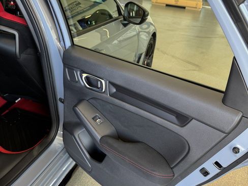 Used 2025 Honda Civic Type R image 16