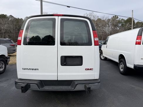 Used 2024 GMC Savana 2500 w/ Driver Convenience Package image 5