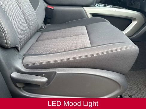 Used 2024 Nissan Titan SV w/ SV Convenience Package image 16