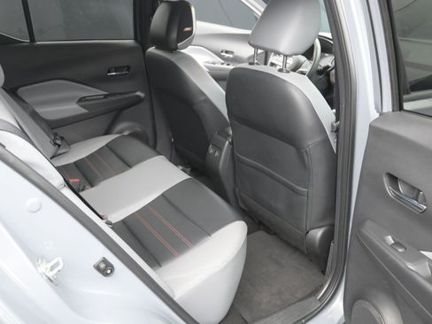Used 2023 Nissan Kicks SR w/ SR Premium Package FWD image 10