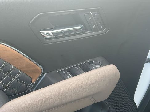 New 2026 GMC Canyon Denali image 13