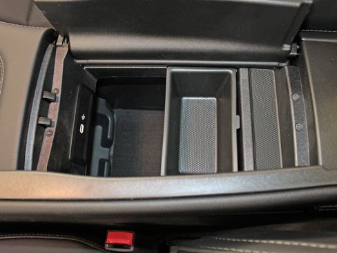 Used 2025 Mercedes-Benz GLS 450 4MATIC image 28