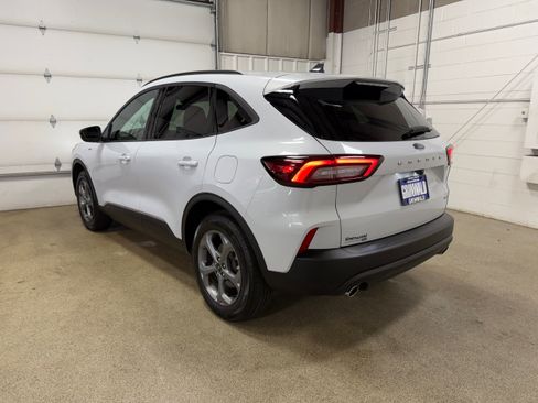 Certified 2025 Ford Escape ST-Line Select AWD/4WD image 8