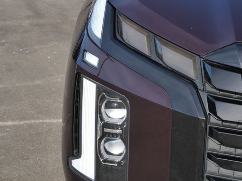 Used 2024 Hyundai Palisade Limited AWD/4WD image 16