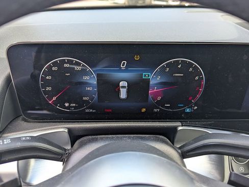 Used 2025 Mercedes-Benz GLB 250 image 19