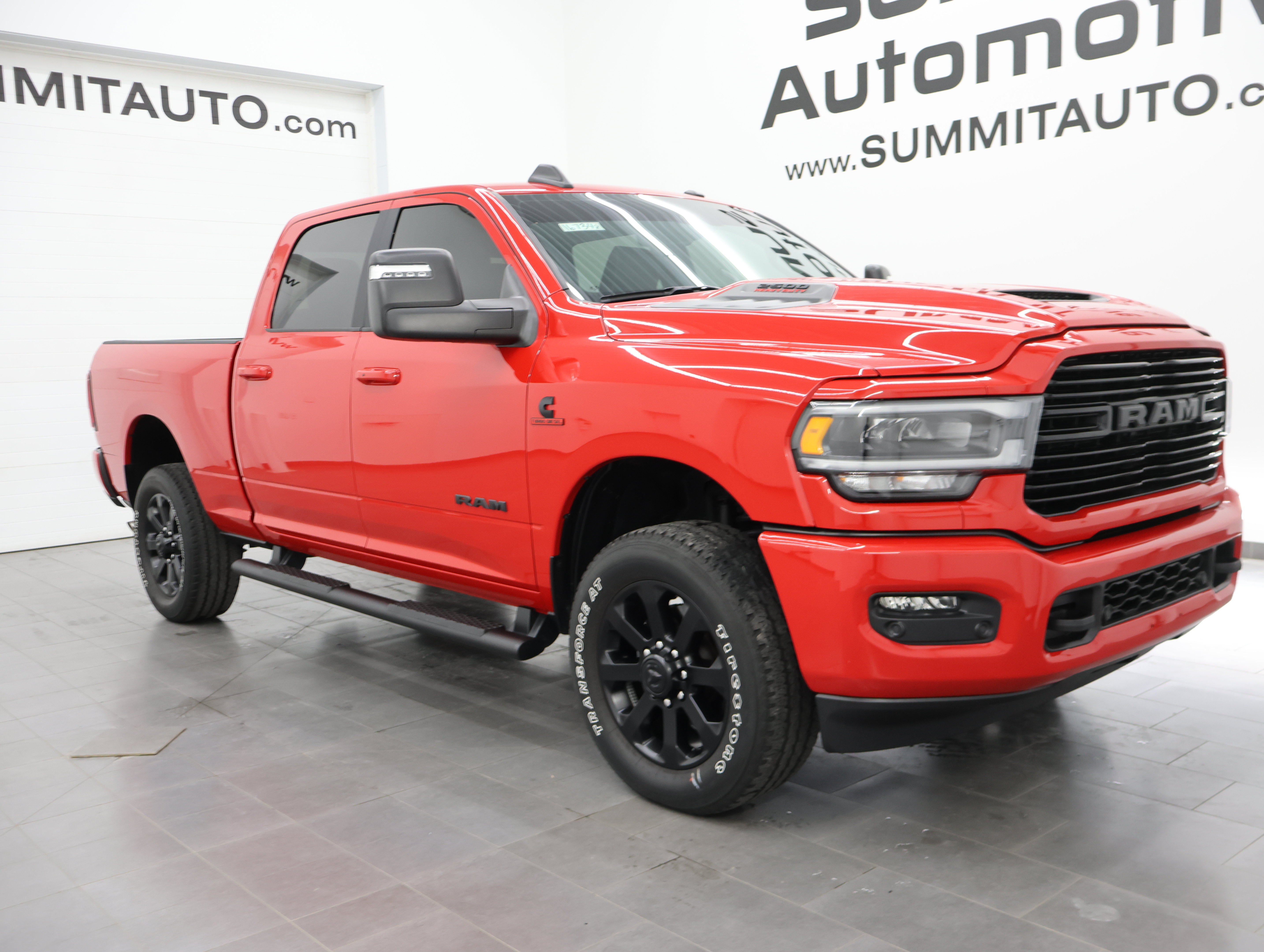 Used 2024 RAM 2500 Laramie w/ Night Edition AWD/4WD image 2