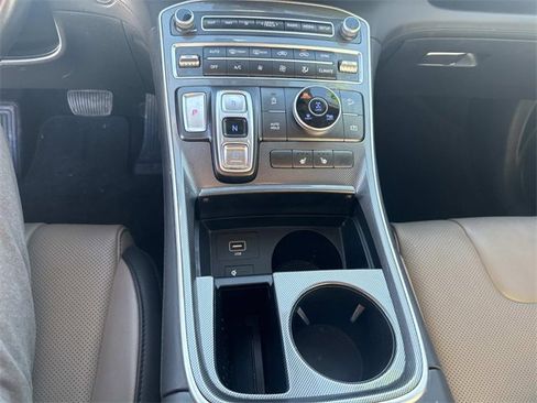 Used 2023 Hyundai Santa Fe SEL w/ Premium Package image 10
