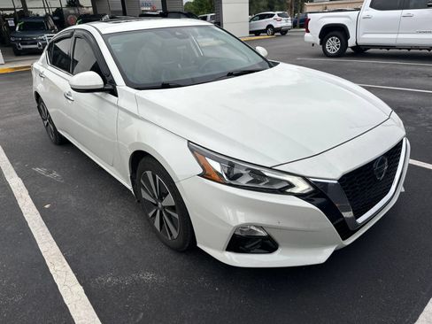 Used 2022 Nissan Altima 2.5 SL FWD image 2
