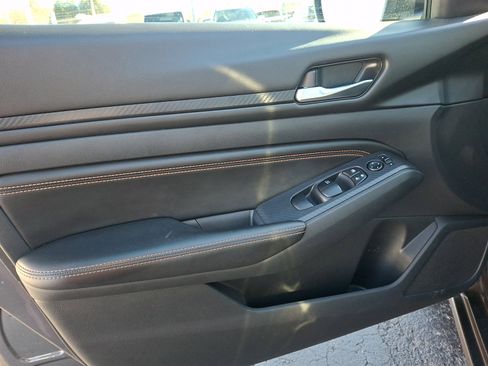 Used 2019 Nissan Altima 2.5 SR w/ SR Premium Package image 12