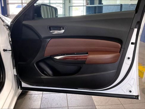 Used 2016 Acura TLX FWD image 12