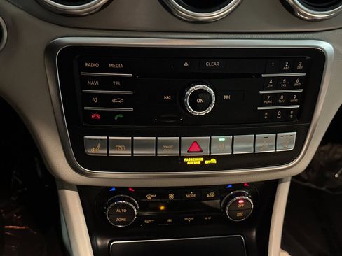 Used 2019 Mercedes-Benz GLA 250 4MATIC w/ Premium Package image 27