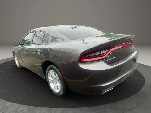Used 2018 Dodge Charger SXT RWD image 7