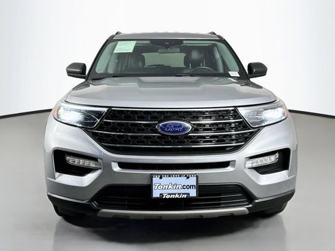 Used 2022 Ford Explorer XLT w/ Equipment Group 202A AWD/4WD image 2