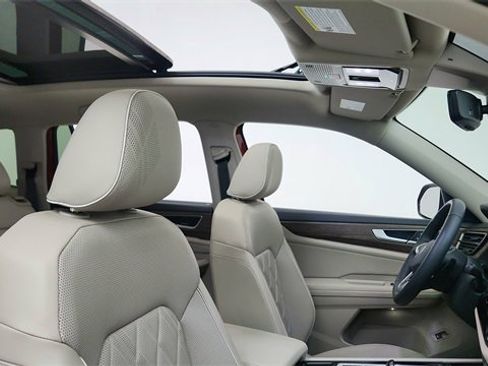 Used 2025 Volkswagen Atlas SEL Premium R-Line image 22