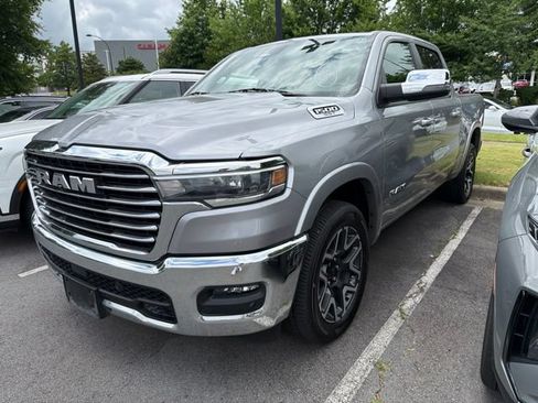 Used 2025 RAM 1500 Laramie AWD/4WD image 3