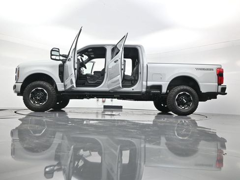 New 2026 Ford F350 Platinum w/ Tremor Off-Road Package AWD/4WD image 50