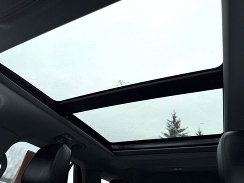 Used 2023 Ford Explorer XLT w/ Equipment Group 202A image 30