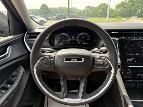 Used 2023 Jeep Grand Cherokee L Laredo w/ Luxury Tech Group I image 18