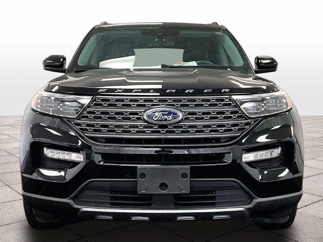 Used 2023 Ford Explorer XLT w/ Equipment Group 202A AWD/4WD image 3