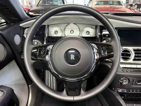 Used 2019 Rolls-Royce Dawn image 96